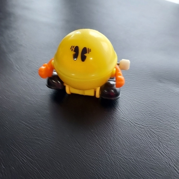 Pac-Man Wind Up Toy Figure 1984 Arcade Ghost Vintage Yellow - Picture 3 of 7